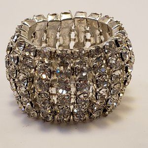 Swarovski stretchy ring